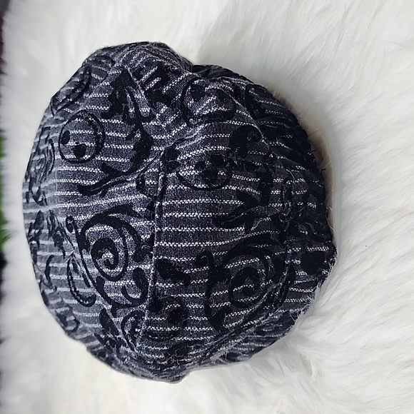 Walt Disney Nightmare Before Christmas Women's Hat - Picture 3 of 12